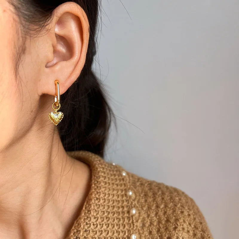 Vintage Gold Alloy U Hoop With Striped Heart Charm Stud & Clip On No Piercing Fashion Earrings