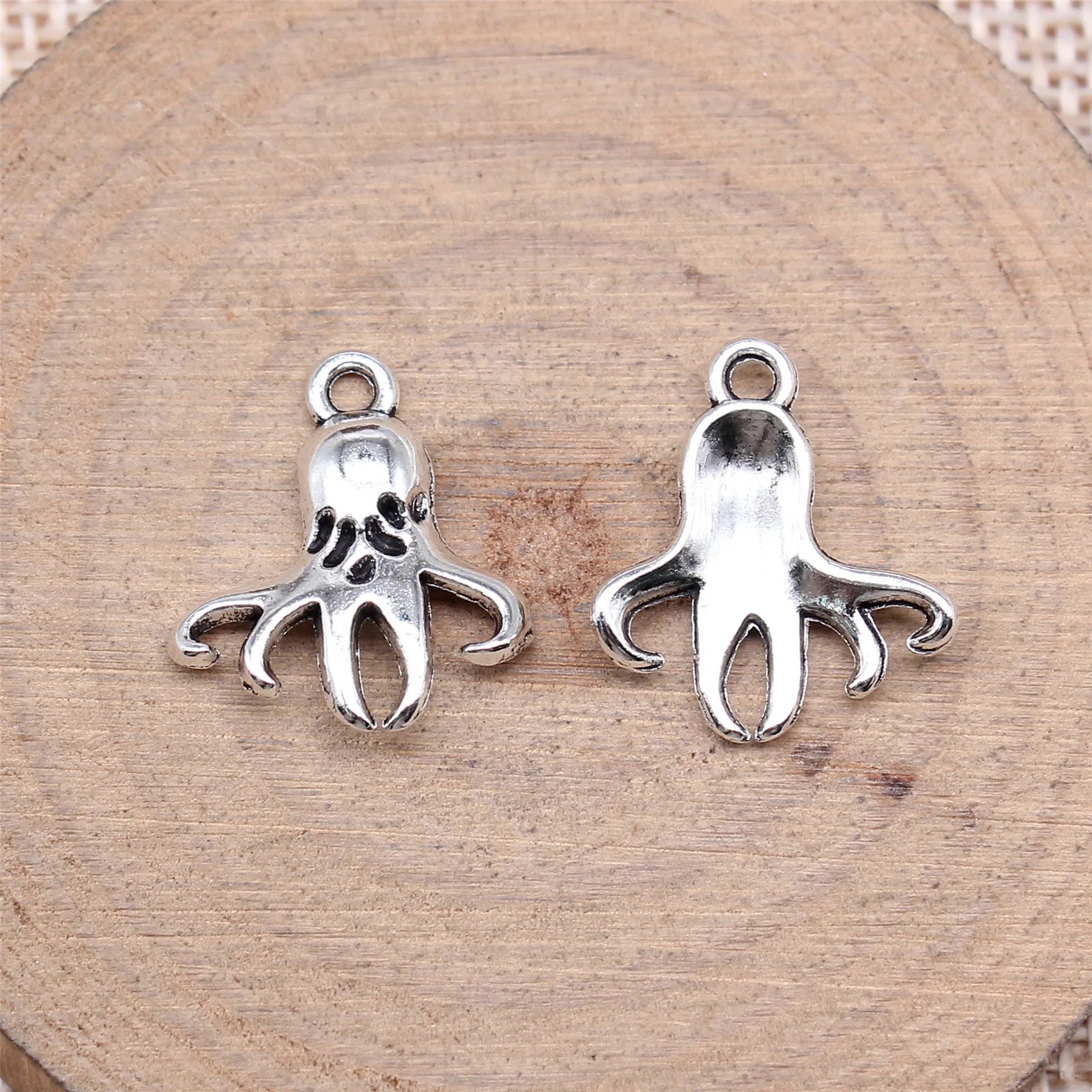 18x16mm 0.93g Antique Silver Zinc Alloy Octopus Fish Charm Pendant for DIY Ocean Theme Jewelry Making