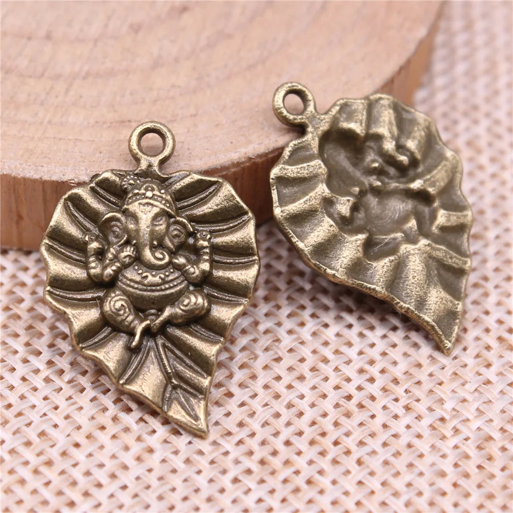 25x17mm 2g Multicolor Zinc Alloy Leaf Ganesha Elephant Charm Pendant for Necklace Making
