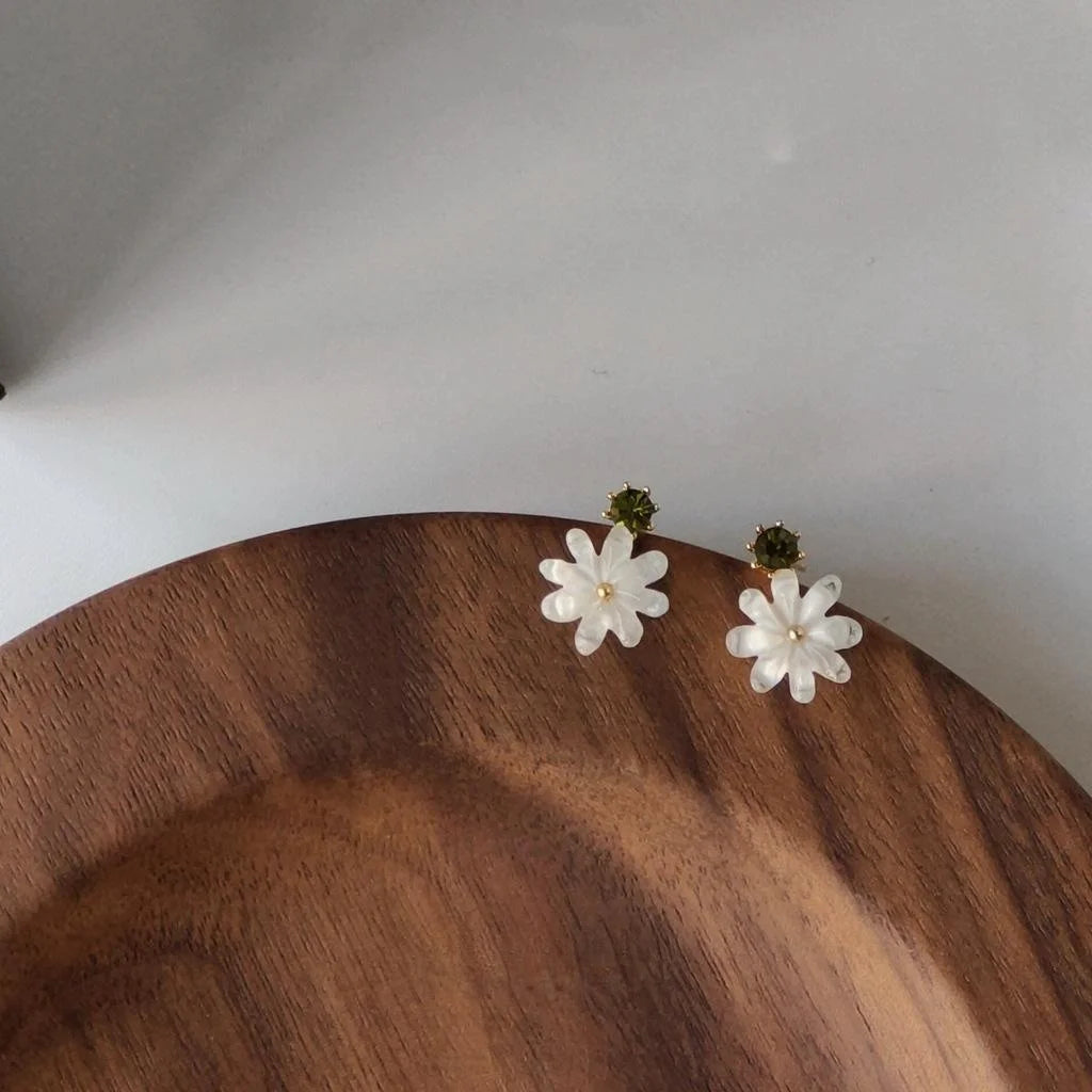 14K Gold Plated Copper Small White Flower Stud Earrings Fresh Forest Style Summer Jewelry