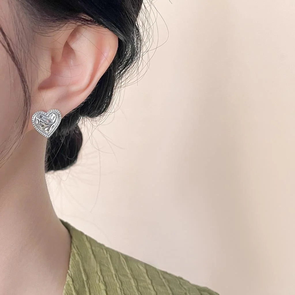Sweet Cool Textured Heart Copper Stud Earrings Liquid Metal Minimalist Commuter Jewelry