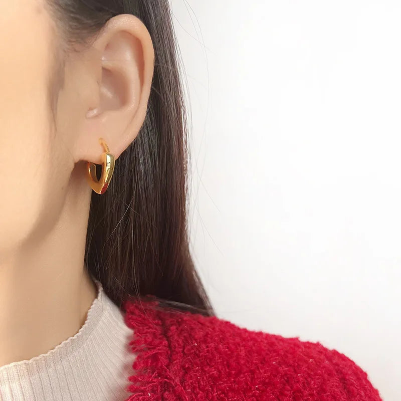 Elegant Smooth Gold Heart Hoop Alloy Stud & Clip On No Piercing Commuter Ear Cuff Earrings