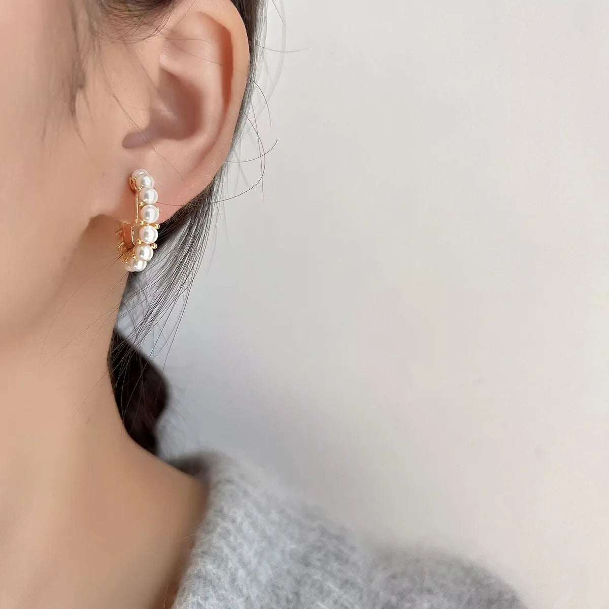 Luxury Vintage Pearl Hoop Circle Stud & Clip On No Piercing Gold Alloy French Round Earrings