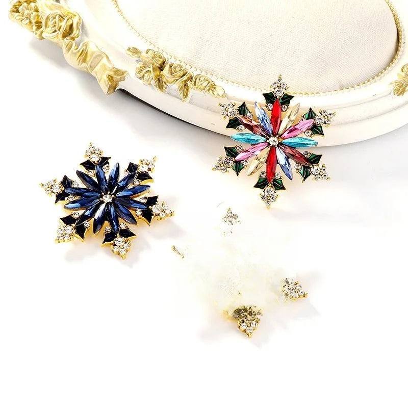 Luxury Christmas Snowflake Poinsettia Alloy Rhinestone Enamel Brooch, Elegant Lapel Pin Corsage Gift