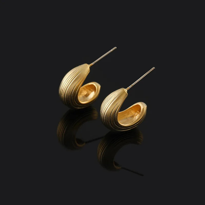 Elegant Luxury Matte Gold Alloy C Shape Striped Spiral Hoop Stud & Clip On No Piercing Earrings