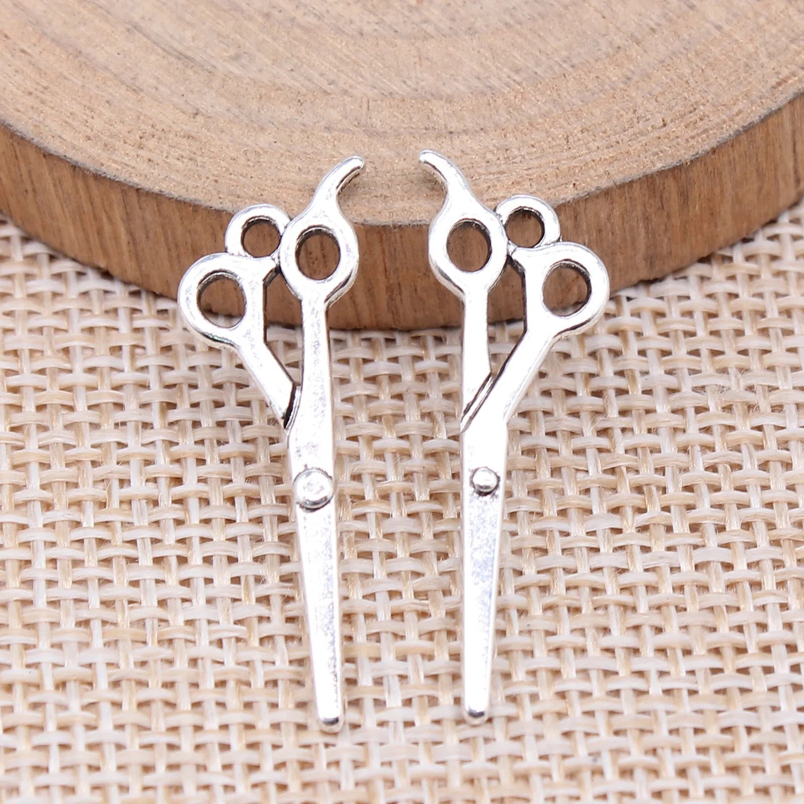 30x12mm 0.77g Antique Silver Zinc Alloy Scissors Charm Pendant for DIY Sewing Theme Jewelry Making