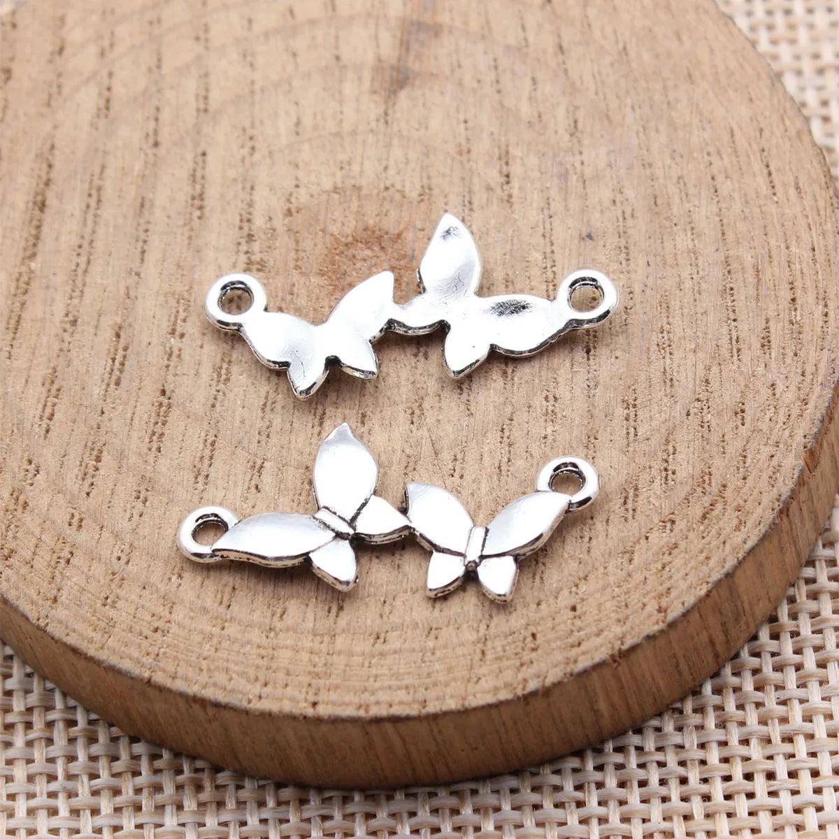 27x12mm 0.97g Antique Silver Zinc Alloy Butterfly Connector Charm for DIY Bracelet Earring Jewelry Making