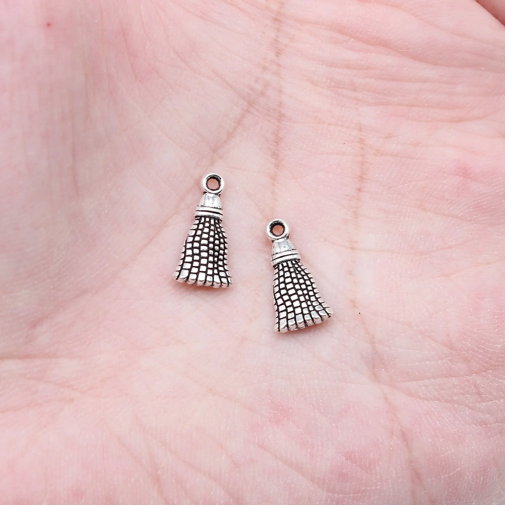 13x7mm 0.47g Antique Silver Zinc Alloy Faux Tassel Charm Pendant for DIY Necklace Bracelet Making