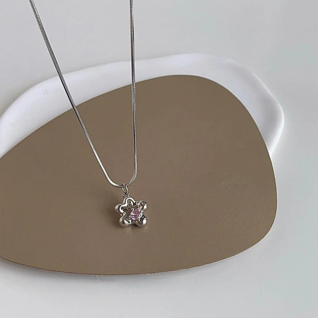 Sweet Cool Copper Zircon Flower Star Choker Necklace Light Luxury Collarbone Jewelry