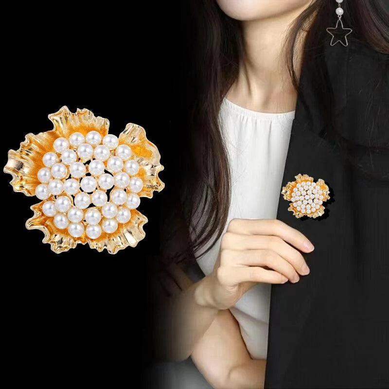 Elegant Sunflower Pearl Alloy Brooch For Women, Silver Flower Lapel Pin Corsage Suit Accessory Gift