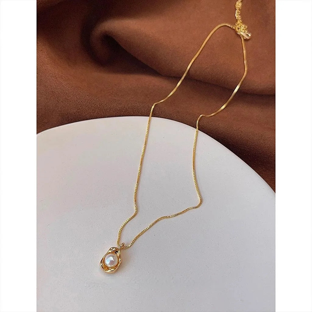 French Vintage 14K Gold Plated Copper Freshwater Pearl Bean Pendant Clavicle Necklace For Women