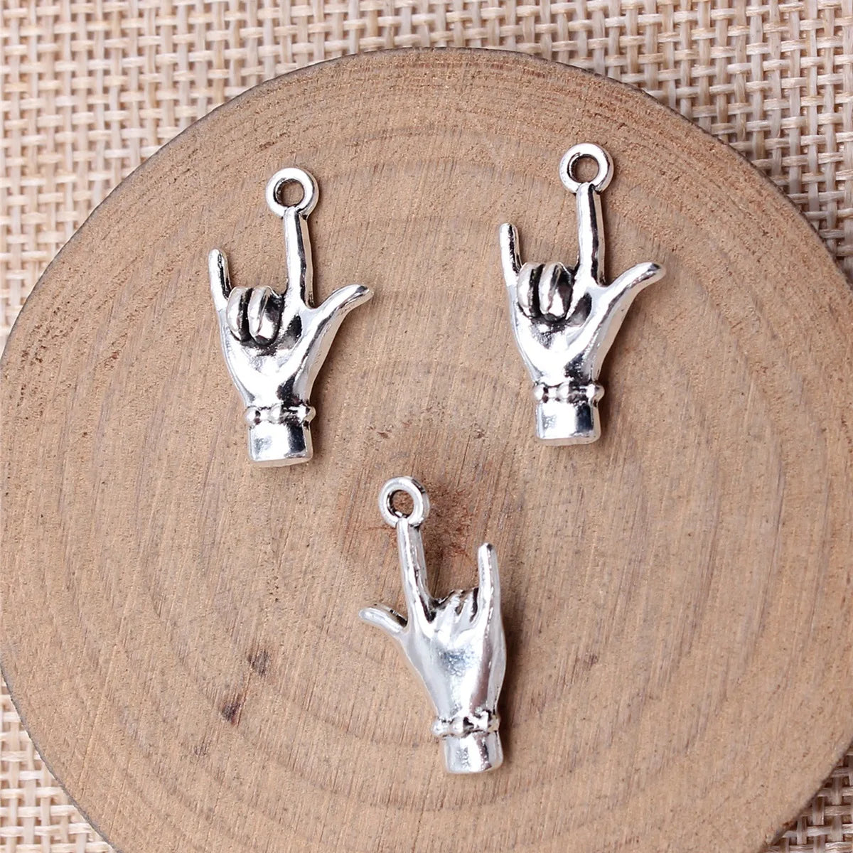 21x12mm 1.3g Antique Silver Zinc Alloy I Love You Hand Gesture Charm Pendant for DIY Necklace Bracelet