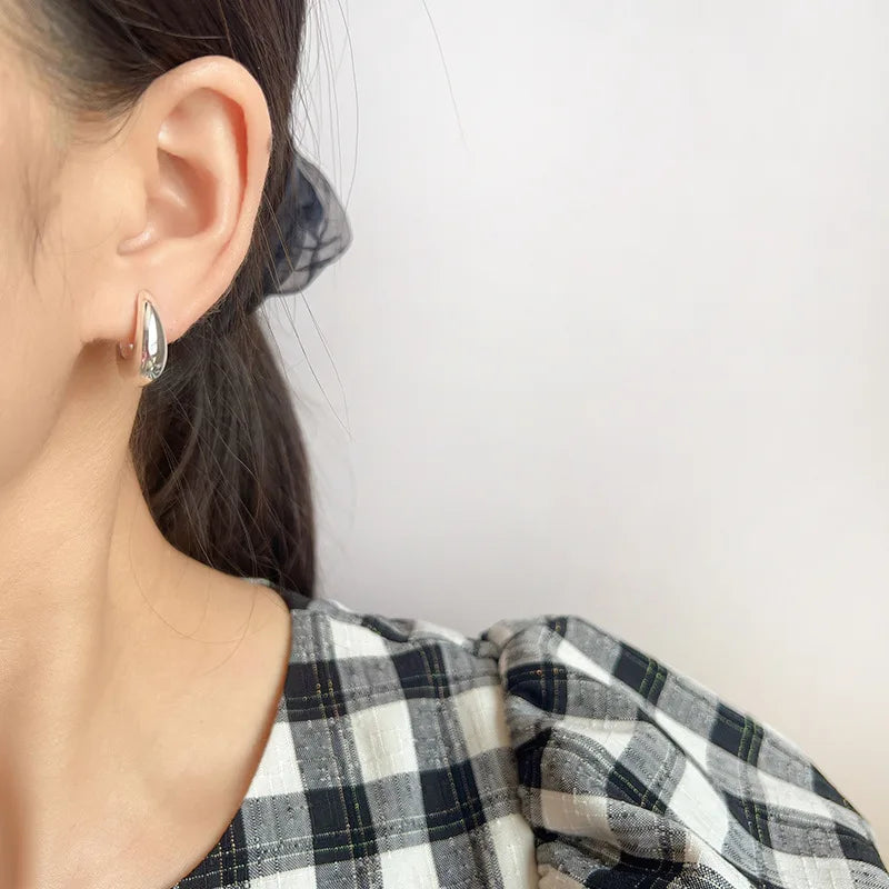 Elegant Minimalist Waterdrop Alloy Hoop Stud & Clip On No Piercing Versatile Women's Earrings