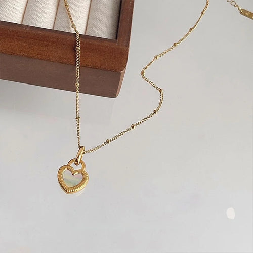 14K Plated Double Sided Black White Shell Heart Collarbone Necklace For Women