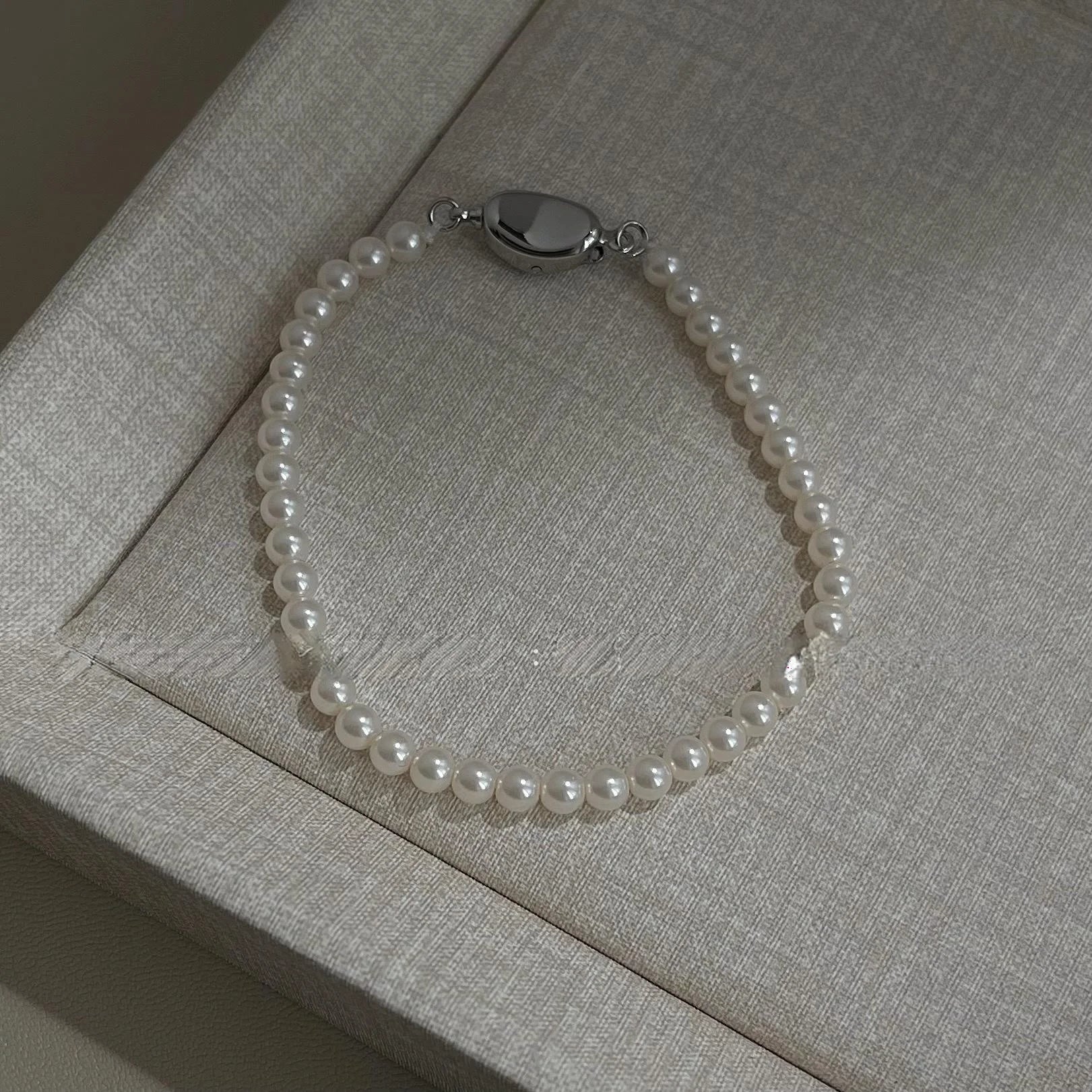 Light Luxury Glass Pearl Bracelet Simple Round Pearl Geometric Hand Jewelry