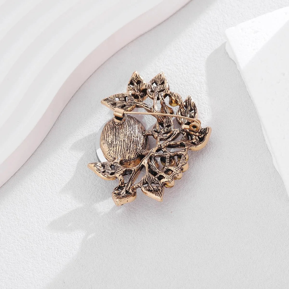 Vintage Olive Leaf Brooch With Blue Crystal And Rhinestone Alloy Branch, Elegant Lapel Pin Suit Accessory