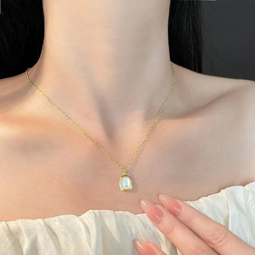 18K Gold Plated Mother Of Pearl Square Geometric Minimalist Clavicle Necklace