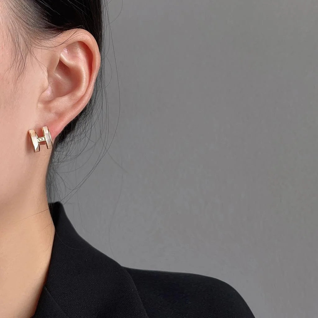 Light Luxury Shell Letter Stud Earrings 14K Plated Copper Minimalist Fashion Jewelry