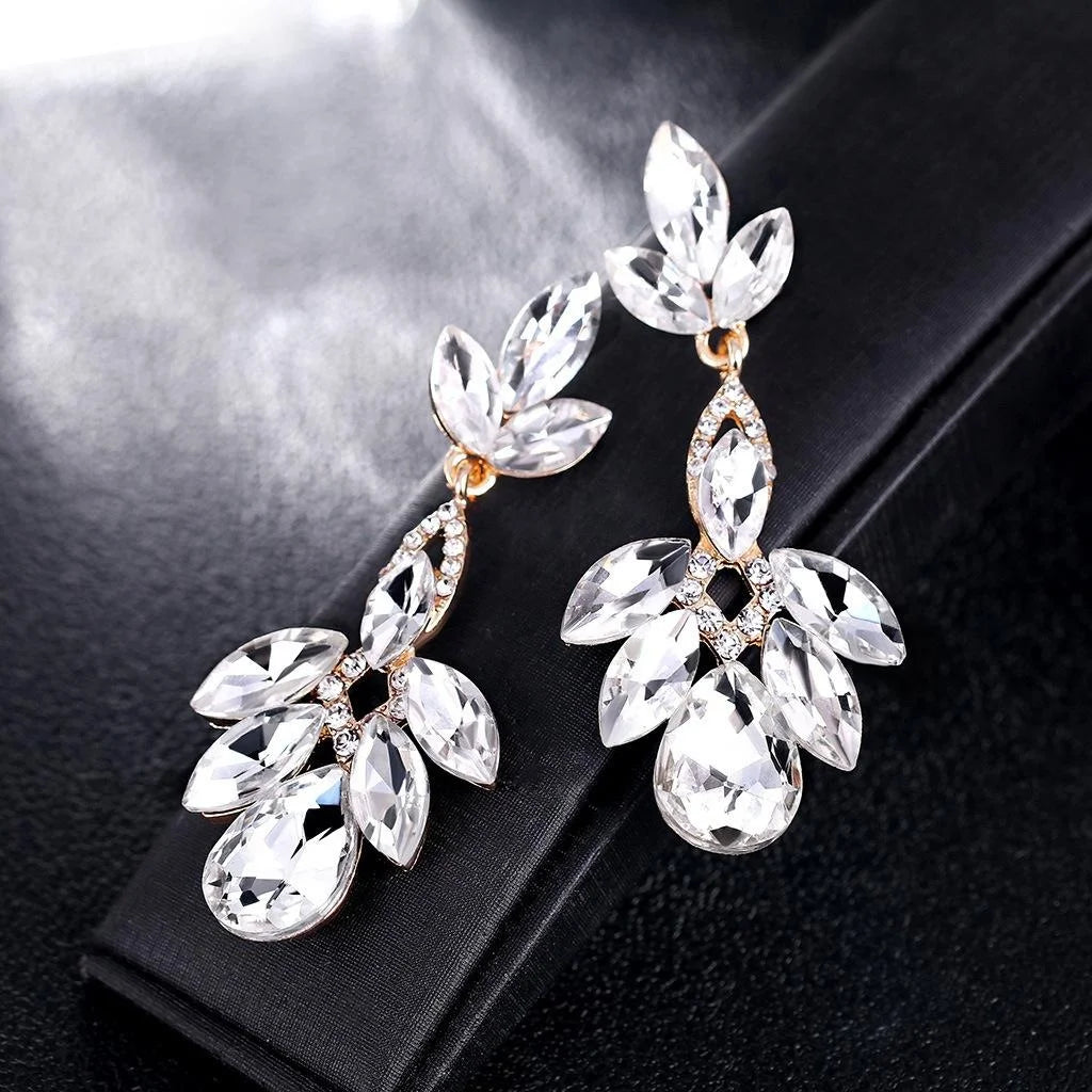 Luxury Emerald Crystal Rhinestone Leaf Drop Earrings, Long Bohemian Alloy Dangle Jewelry For Wedding Party Gift