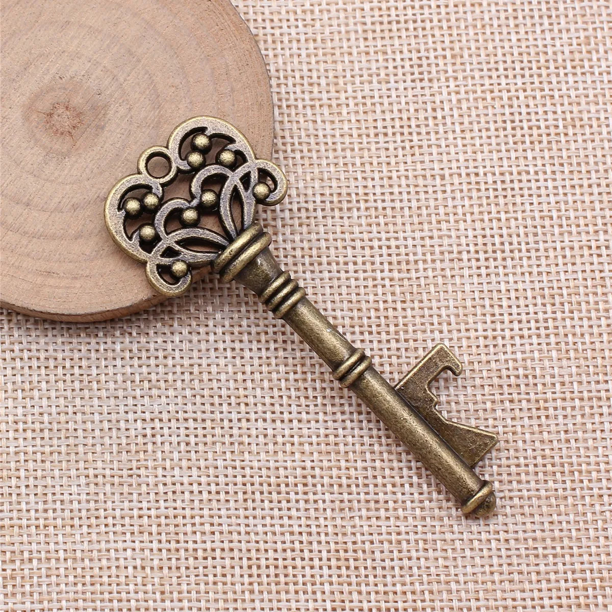 77x27mm 14.3g Multicolor Zinc Alloy Bottle Opener Charm Pendant for Keychain Jewelry Accessories