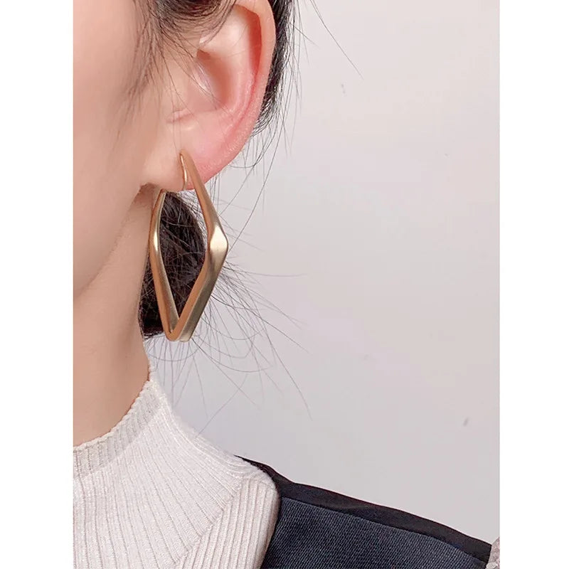 Elegant Minimalist Gold Alloy Rounded Square Hoop Stud & Clip On No Piercing Commuter Statement Earrings