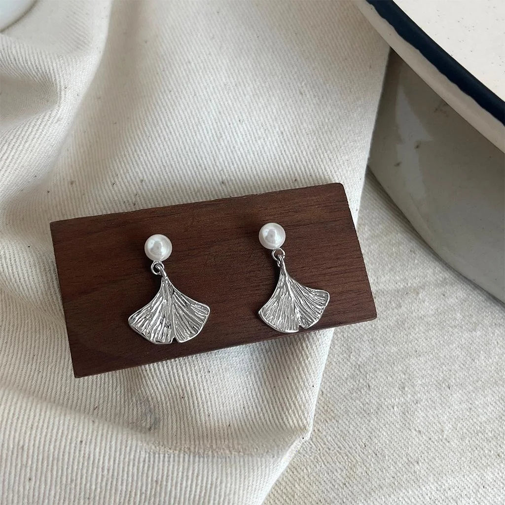 Luxury Ginkgo Leaf Drop Earrings Copper Glass Pearl Textured Leaf Design Commuter Jewelry