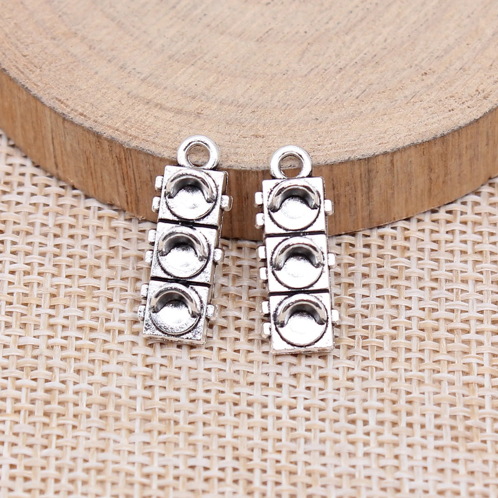 20x7mm 1.4g Antique Silver Zinc Alloy Traffic Light Charm Pendant for Urban Theme Jewelry Making
