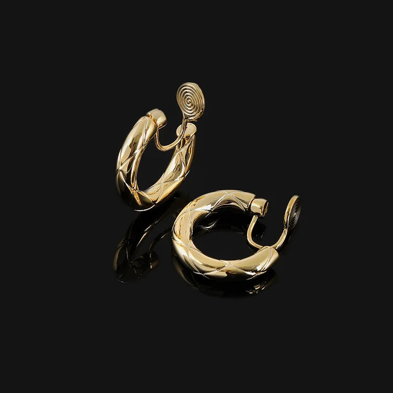 Elegant Gold Alloy Quilted Hoop Spiral Stud & Clip On No Piercing Versatile Round Huggie Earrings