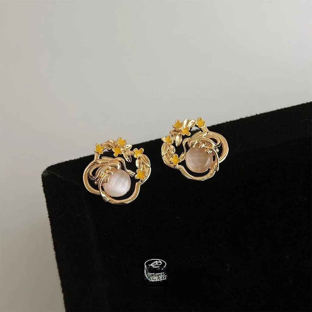 Light Luxury Copper Glass Cat Eye Floral Petal Stud Earrings