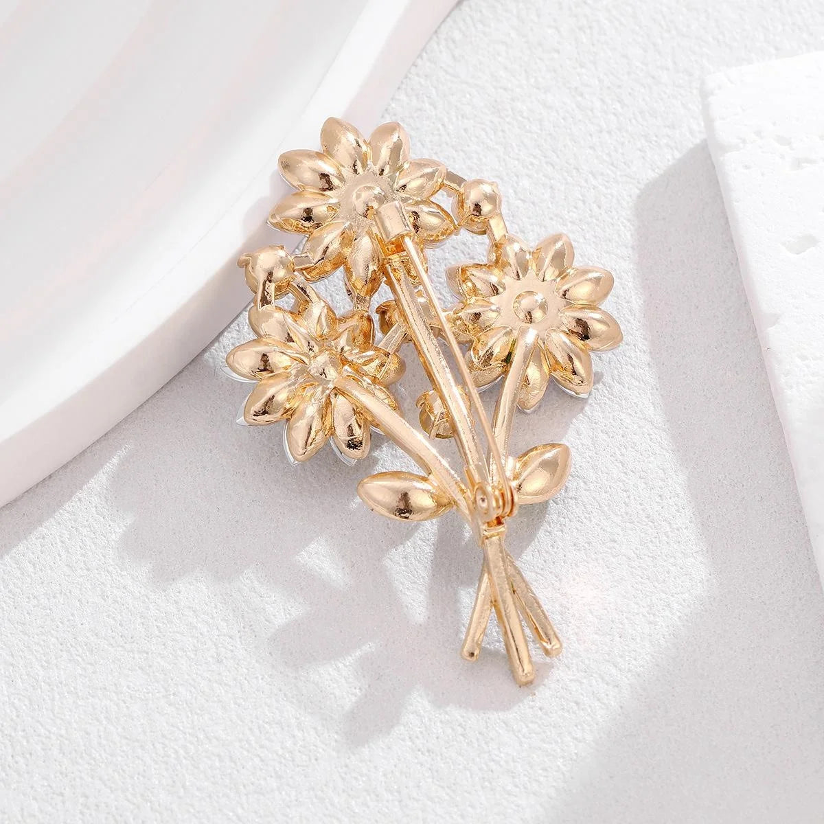 Elegant Rhinestone Daisy Bouquet Brooch With Enamel Stems, Luxury Floral Lapel Pin Suit Accessory Gift