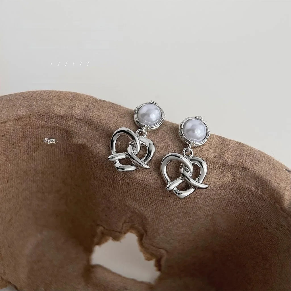 Sweet Cool Heart Rope Knot Pearl Drop Earrings Copper Niche Design Commuter Jewelry