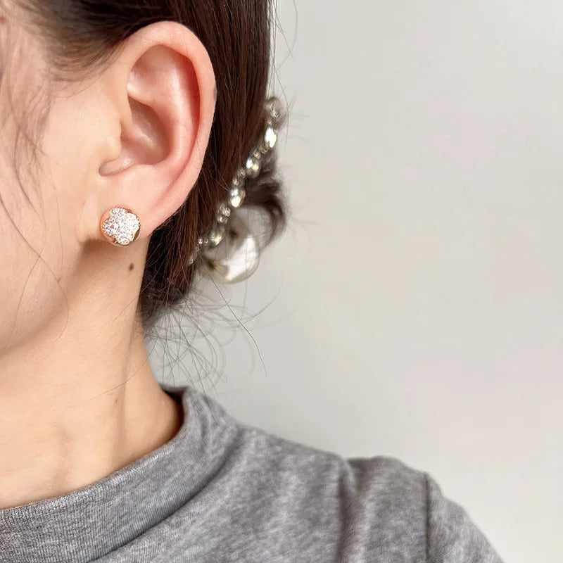 Luxury Four Leaf Clover Rhinestone Round Alloy Stud & Clip On No Piercing Commuter Earrings
