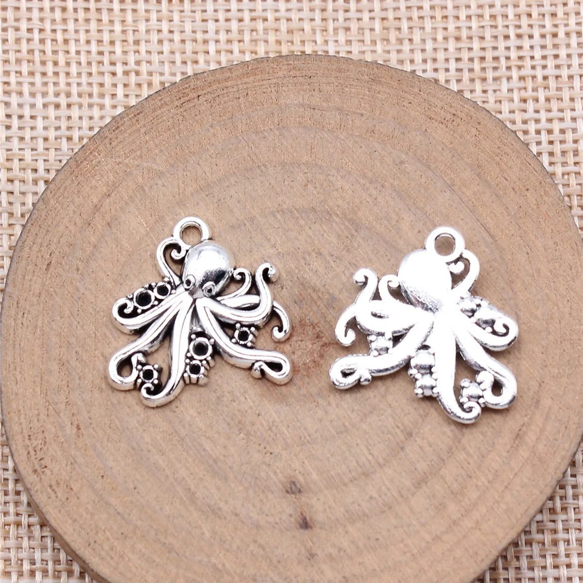 21x21mm 2.2g Antique Silver Zinc Alloy Octopus Fish Charm Pendant for DIY Necklace Bracelet Jewelry Making