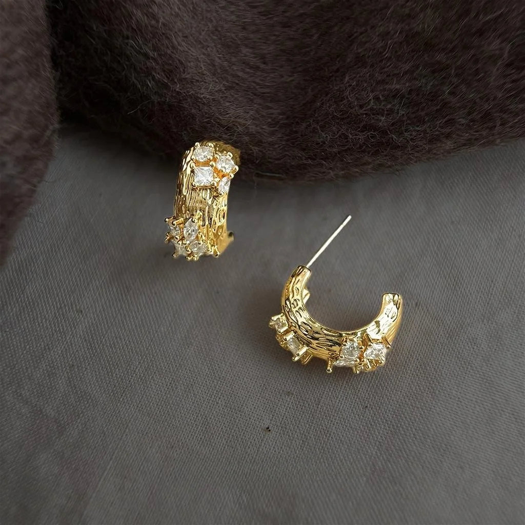 Old Money Style Copper Drop Earrings With Zircon Inlay Silver Plated Pin Geometric Half Hoop Design