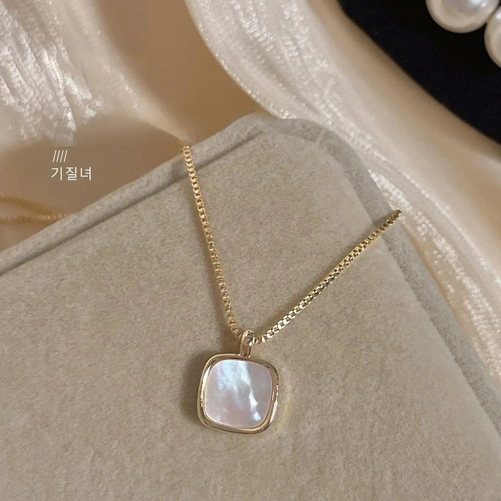 14K Gold Plated Copper Shell Square Geometric Clavicle Necklace Korean Style Daily Jewelry