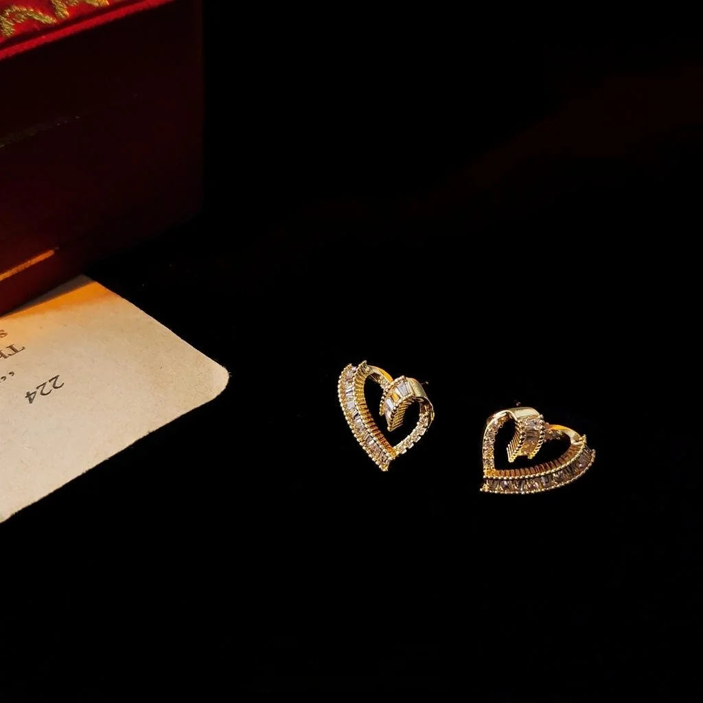 French Vintage 14K Plated Copper Irregular Heart Zircon Stud Earrings For Women