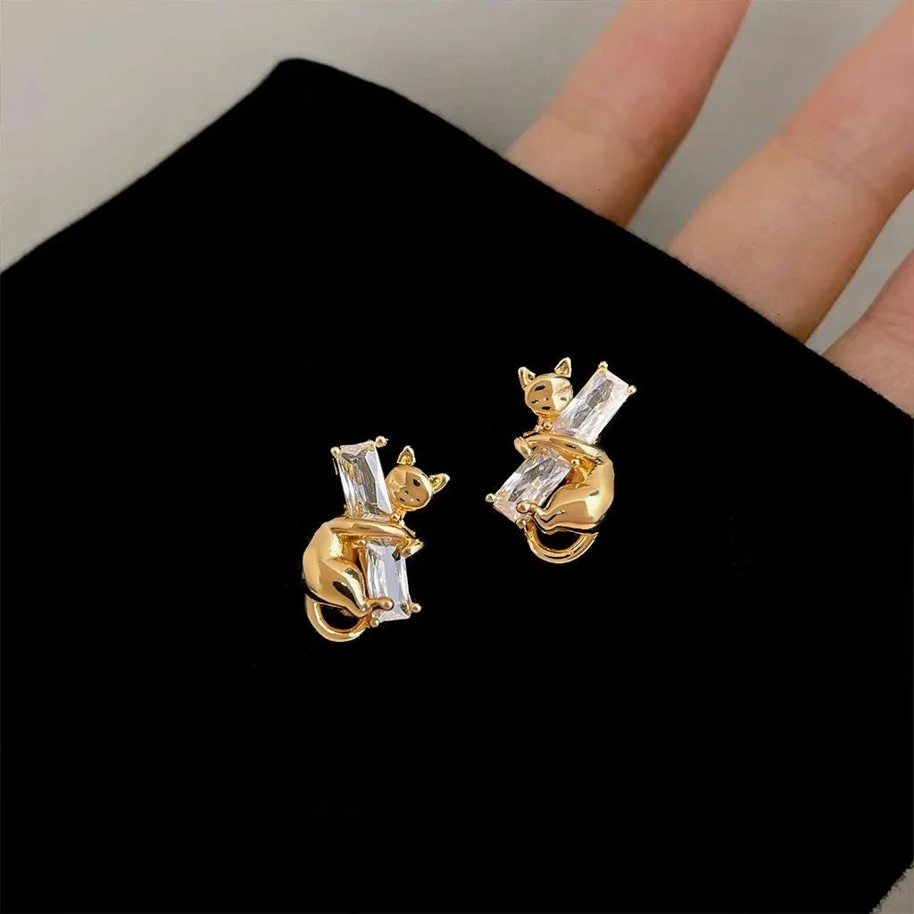 Original Cat Zircon Inlaid Copper Stud Earrings Designer Geometric Style