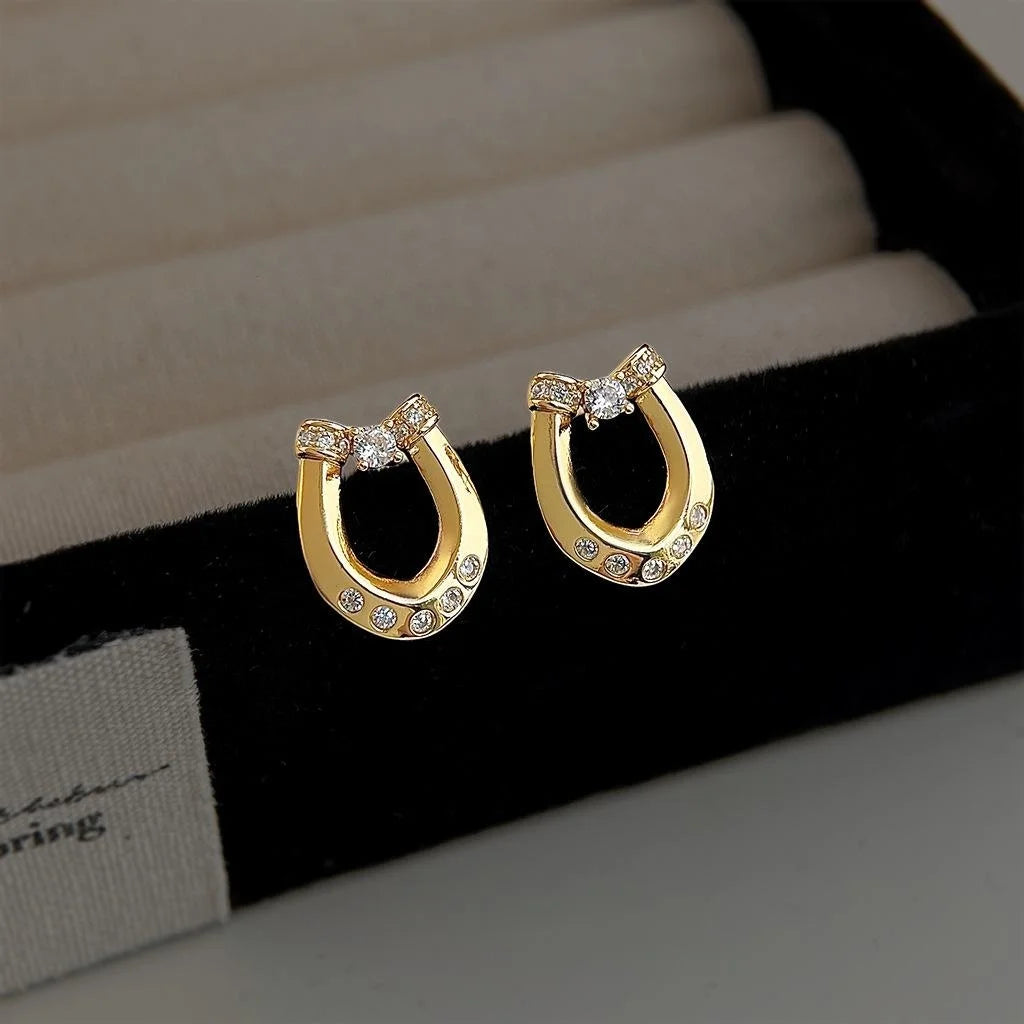 Designer U Shape Horseshoe Micro Pave Zircon Copper Stud Earrings For Fashion OL Style
