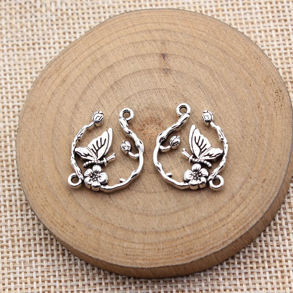 22x19mm 2.1g Antique Silver Zinc Alloy Butterfly Flower Connector Charm for DIY Bracelet Jewelry Making