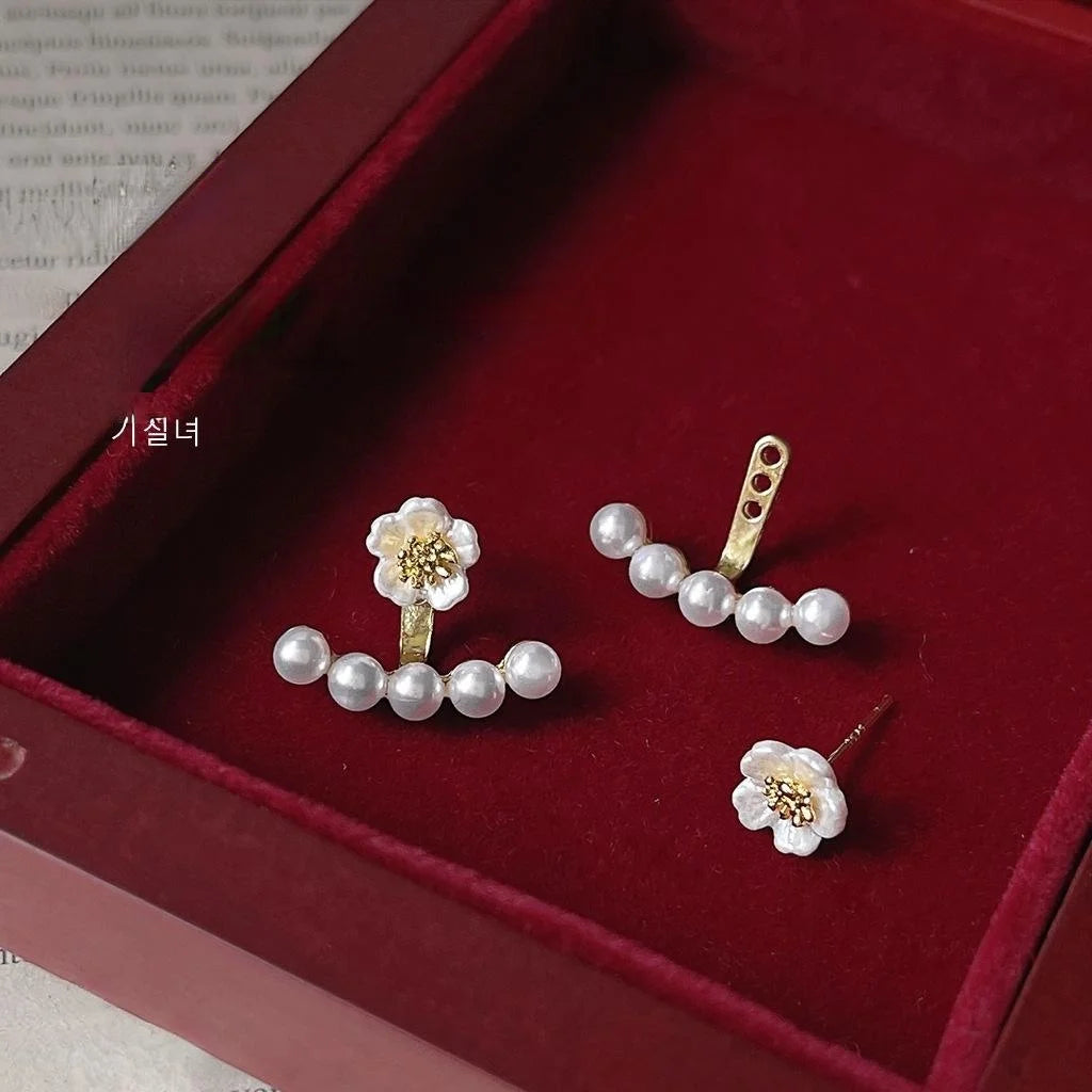 Korean Sweet Flower Pearl Stud Earrings, Silver Plated Copper Minimalist Fashion Jewelry
