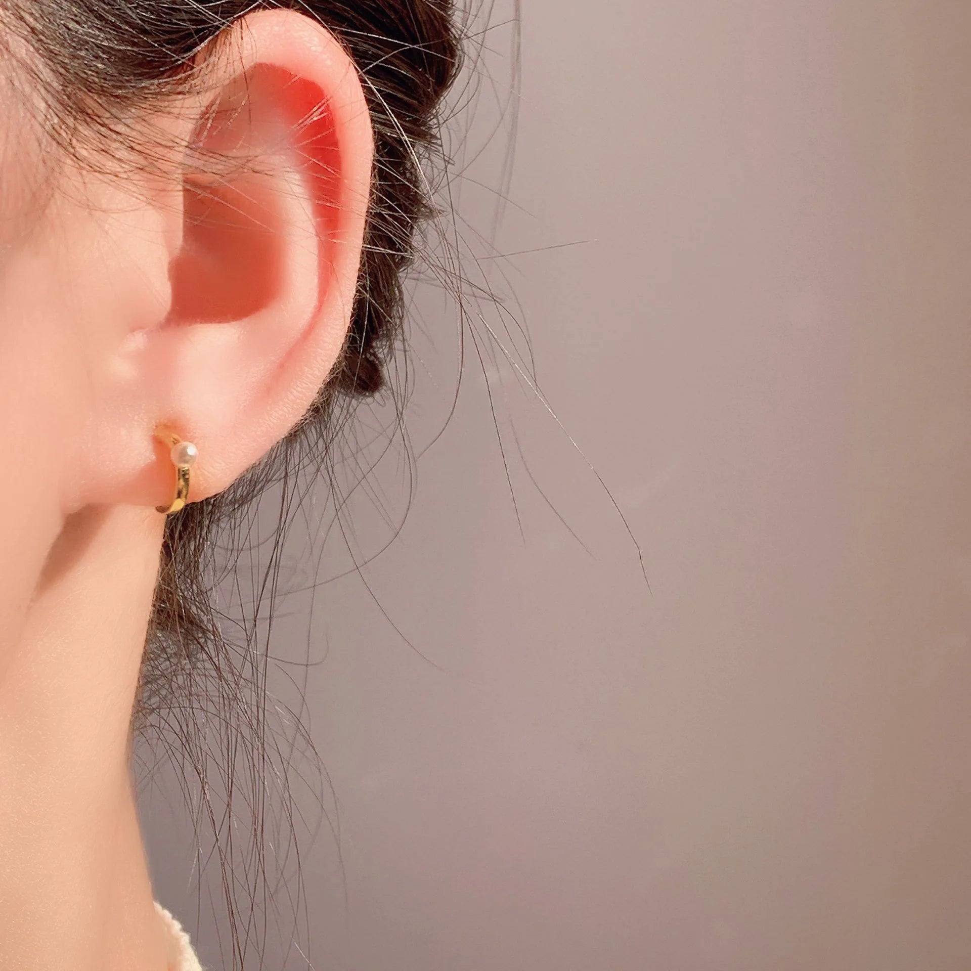 Elegant Gold Alloy Spiral Hoop Pearl Stud & Clip On No Piercing Ear Cuff Korean Style Earrings