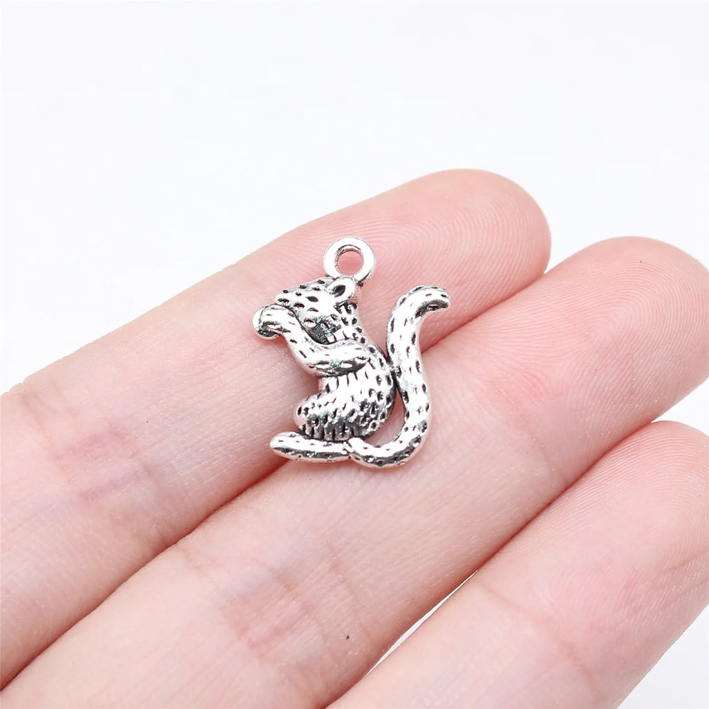18x15mm 1.8g Antique Silver Zinc Alloy Squirrel Charm Pendant for Necklace Bracelet DIY Jewelry