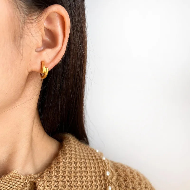 Minimalist Matte Gold Alloy Spiral Hoop Stud & Clip On No Piercing Elegant Small Huggie Earrings