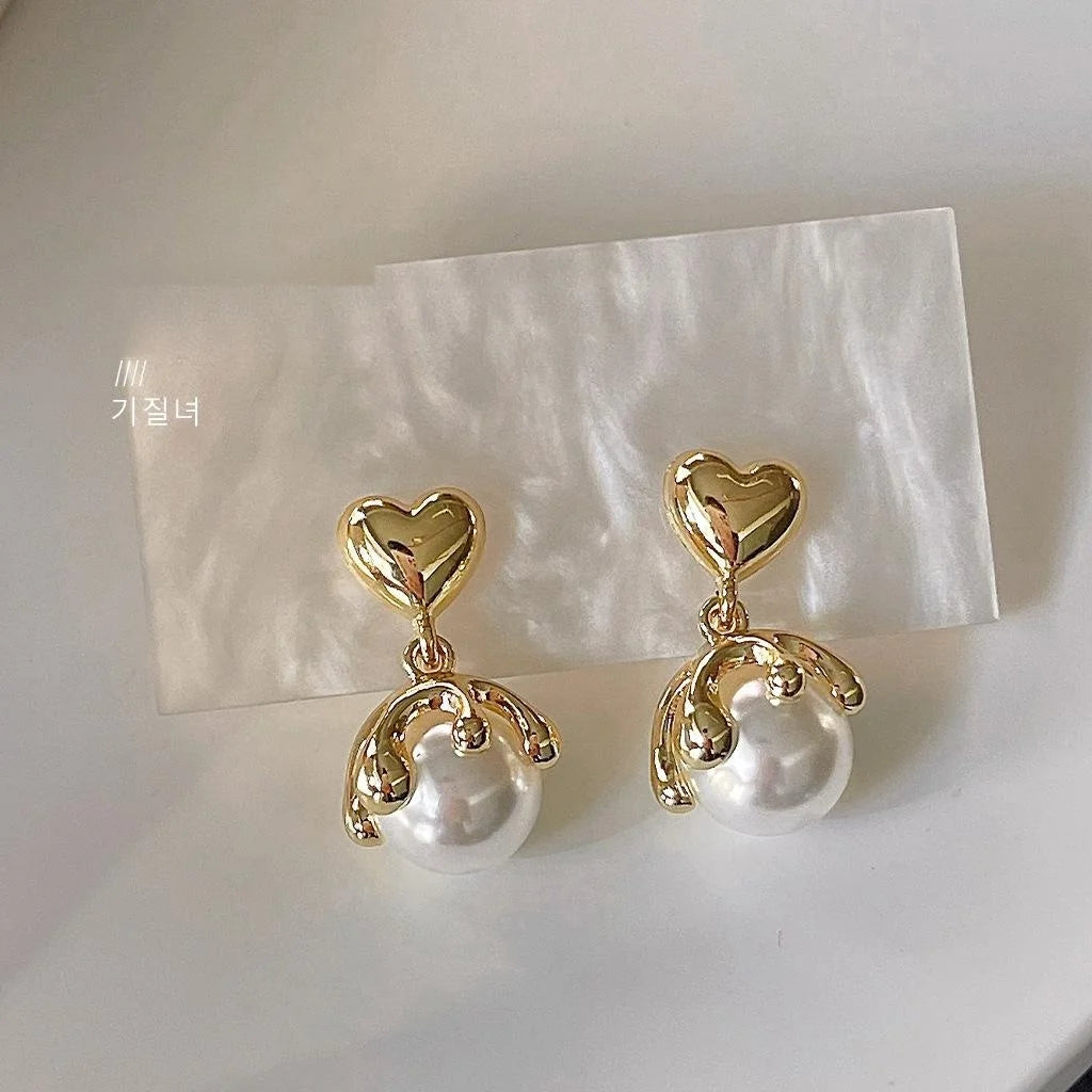 14K Gold Plated Copper Pearl Heart Stud Earrings, Minimalist Elegant Creative Jewelry