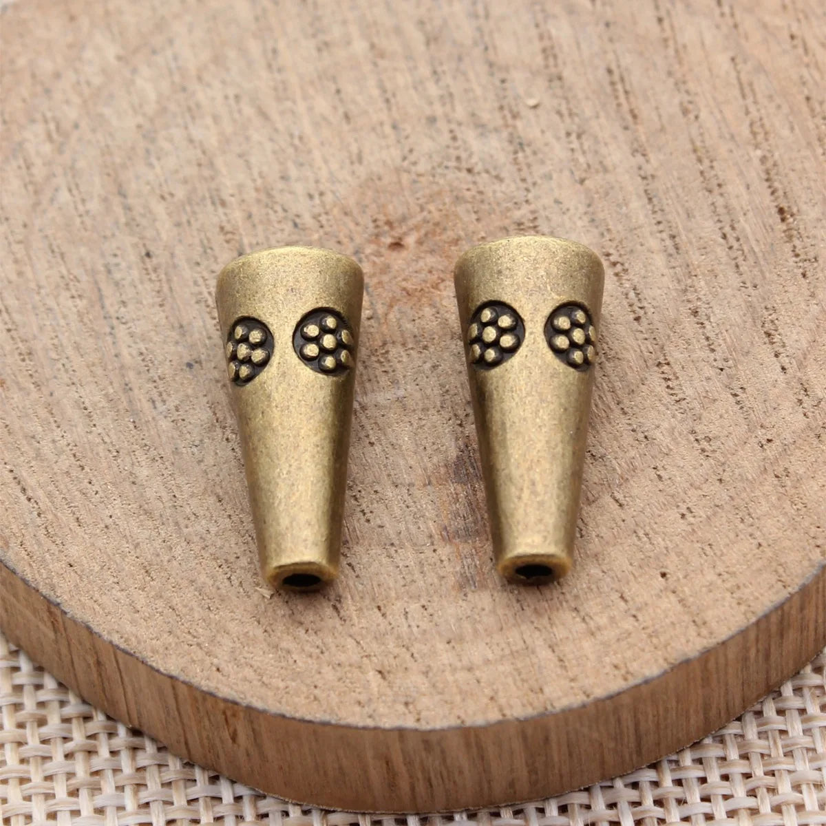 19.6x8.8x8.6mm 2.6g Multicolor Zinc Alloy Long Cone bead caps for tassel pendants and DIY jewelry findings