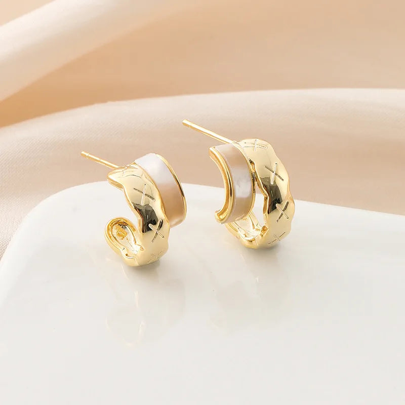 Elegant Gold Alloy Quilted C Hoop Spiral Disc Shell Double Layer Stud & Clip On No Piercing Earrings