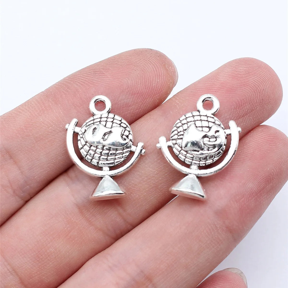 21x17mm 2.2g Antique Silver Tone Zinc Alloy Globe Charm Pendant for DIY Necklace Bracelet Jewelry Making