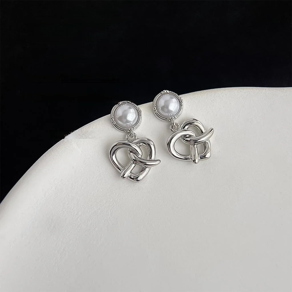 Sweet Cool Heart Rope Knot Pearl Drop Earrings Copper Niche Design Commuter Jewelry