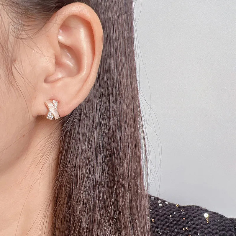 Elegant Shell Cross Rose Gold Tone Zircon Enamel Stud & Clip On No Piercing Commuter Luxury Earrings