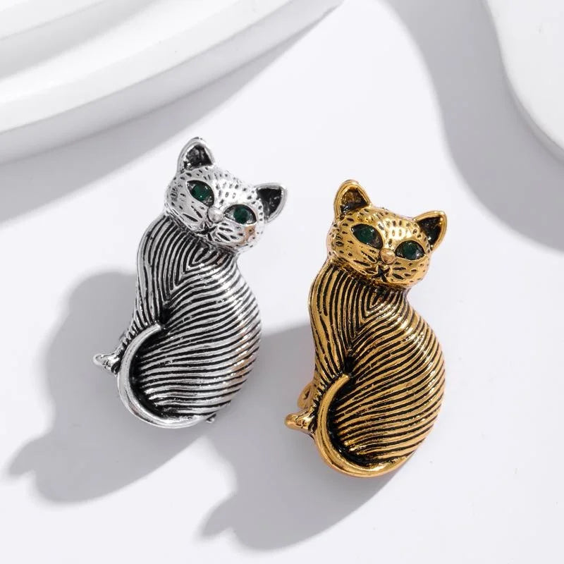 Vintage Gold Tone Alloy Cat Brooch With Green Enamel Eyes, Creative Animal Lapel Pin Suit Accessory Gift